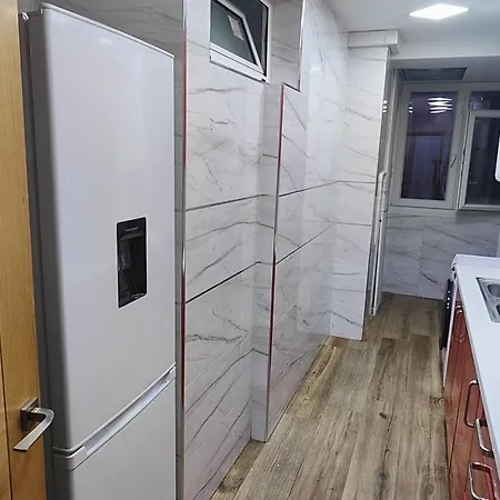 Lovely Flat Fira Барселона