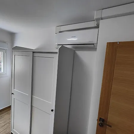 Lovely Flat Fira *