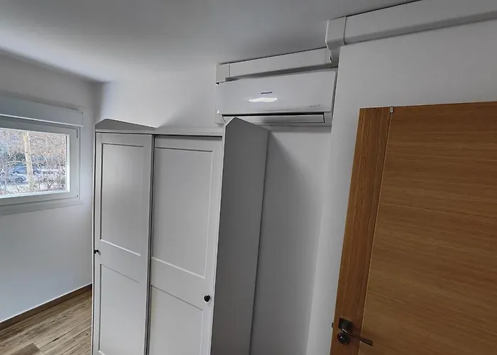 Lovely Flat Fira *